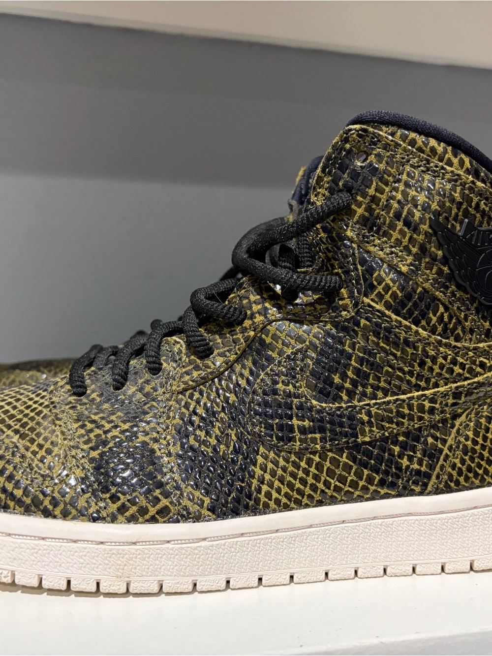 Jordan 1 High Snakeskin